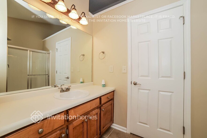Building Photo - 1747 Fort River Way