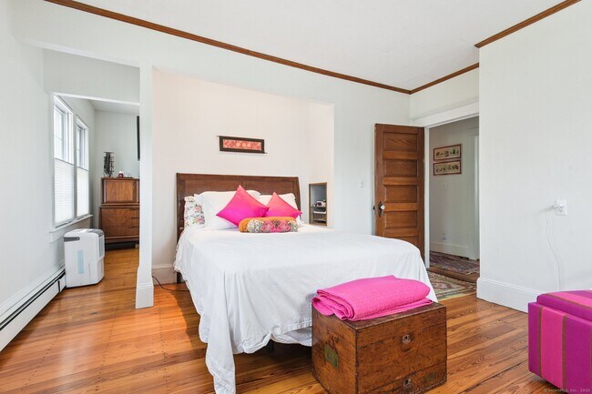 Building Photo - 24 Warren Ave