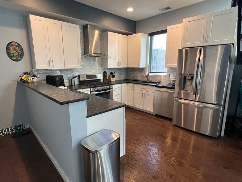 Kitchen - 227 W Thompson St