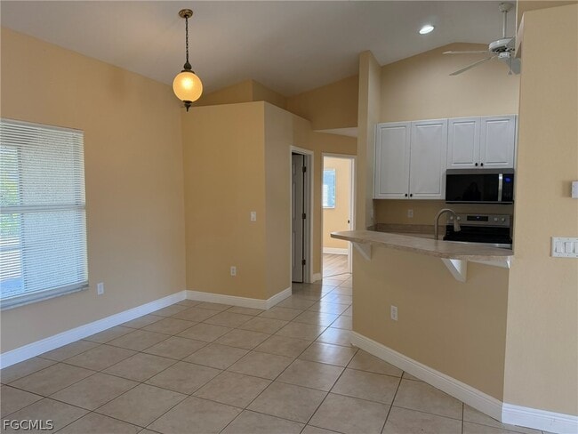 Building Photo - 2553 NW 21st Ave