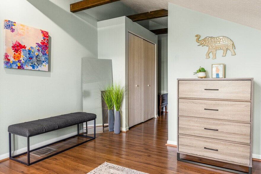 Building Photo - 962 Pavilion St