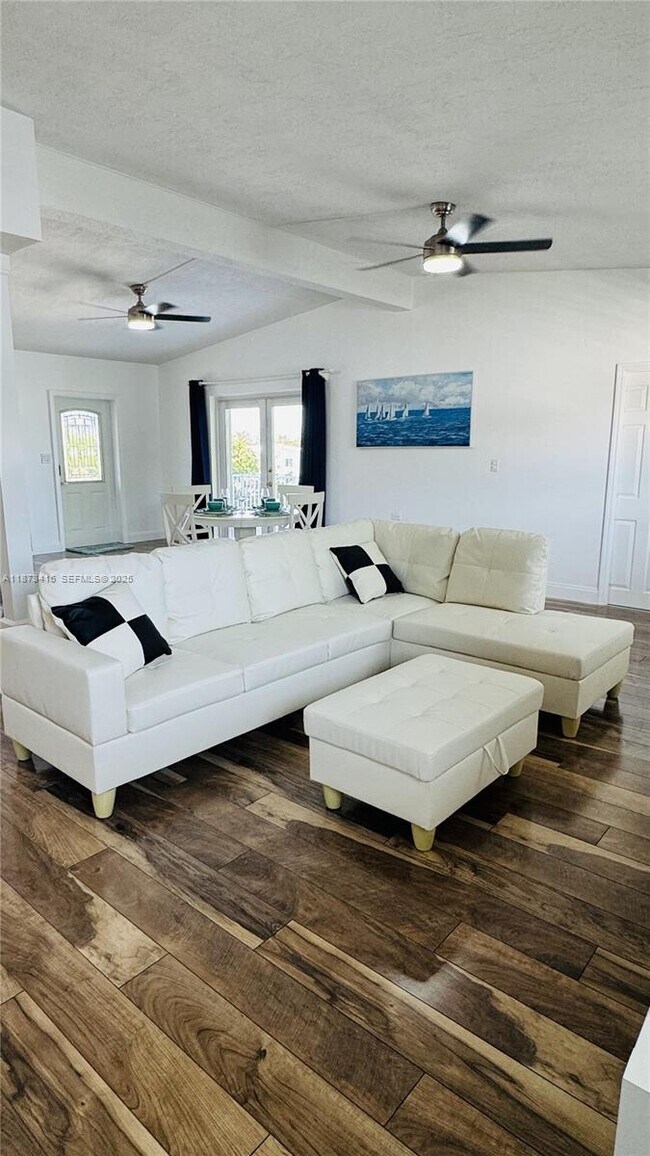 Building Photo - 443 4th Rd