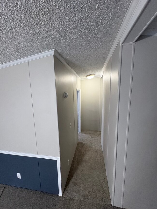 Building Photo - 8905 Beechwood Dr