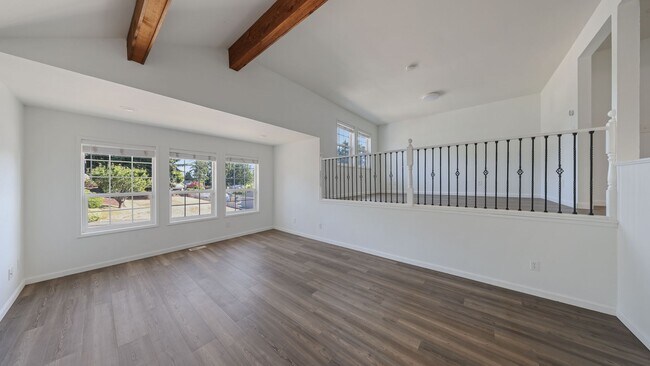 Building Photo - 4 Bed 3 Bath - 2 Living Rooms - Office Area - Pet Friendly - NAS Whidbey