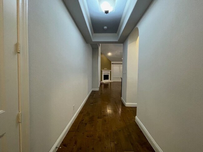 Building Photo - 2403 Cabrillo Ln