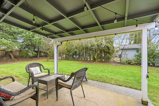 Building Photo - 3111 NE 51st St