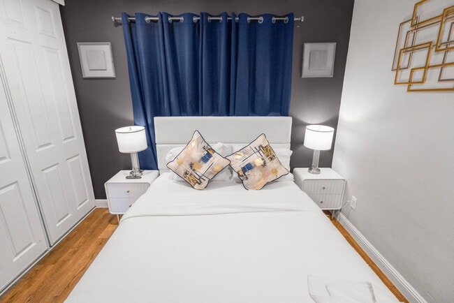 Building Photo - 1063-67 Gillespie Dr