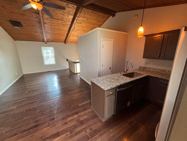 Building Photo - 577 El Paseo Pl