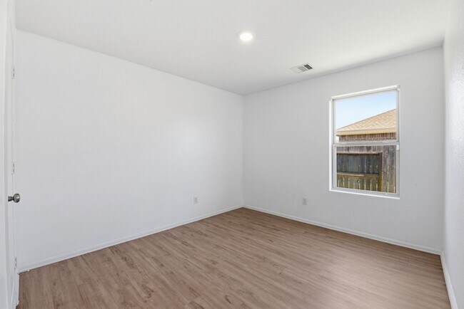 Building Photo - 14427 Woodcott Warren Wy