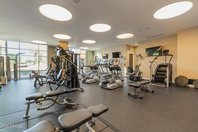 Building Photo - 2211 E Camelback Rd