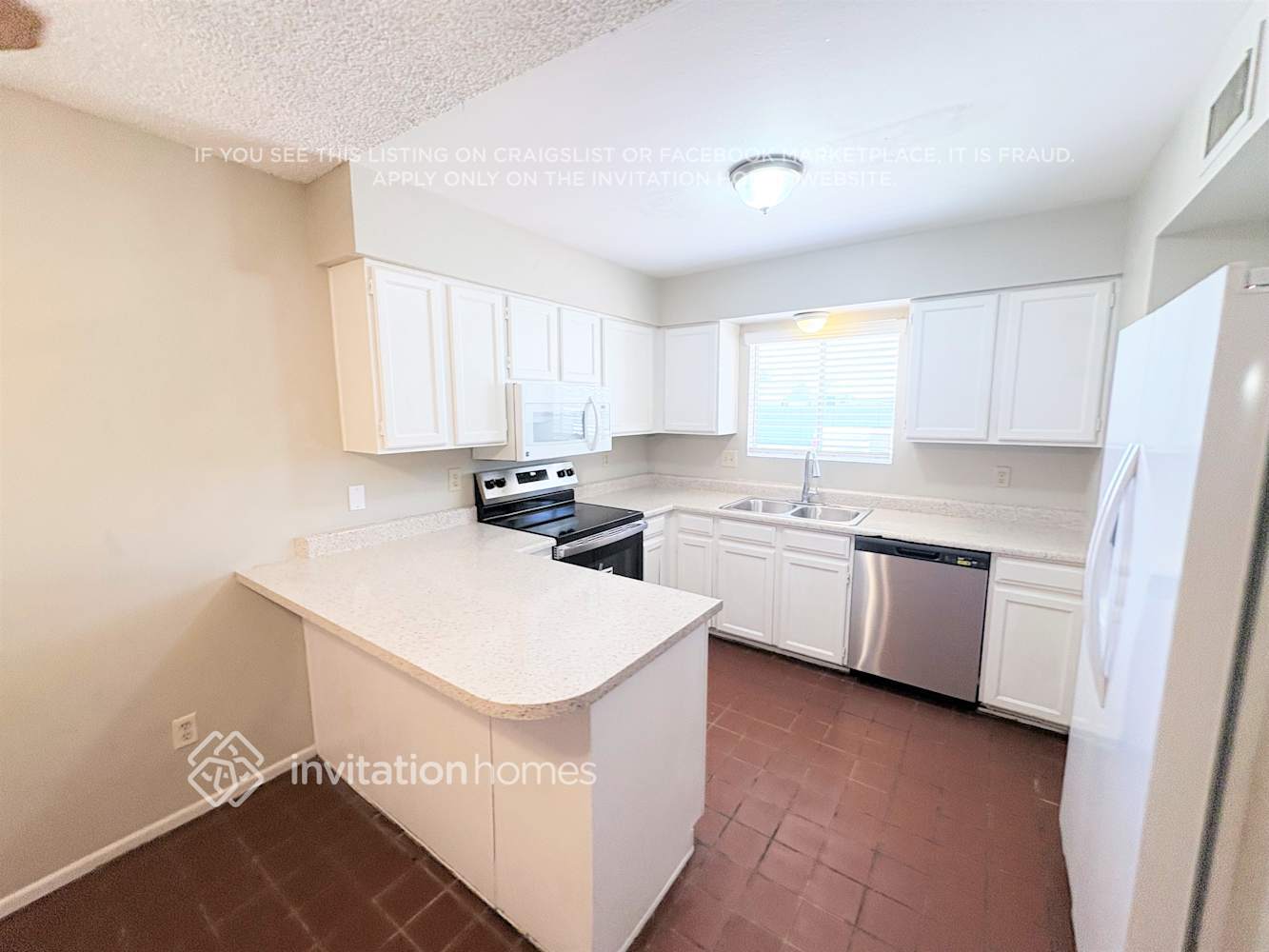 Building Photo - 215 N Kachina