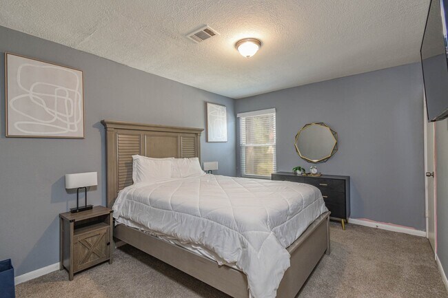 Building Photo - 11307 Canyon Trail Dr