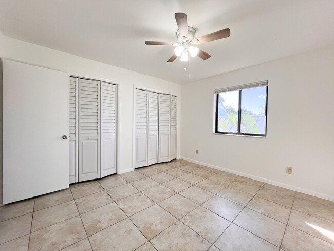 Building Photo - 125 S Palmway