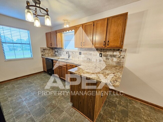 Building Photo - Stunning 3 Bd/2Ba Single Family Home with 2-Car Garage in the heart of Halls!