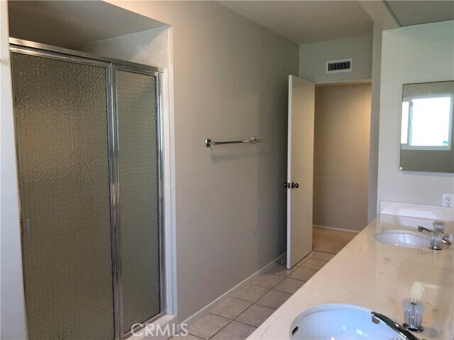 Building Photo - 14687 Deervale Pl