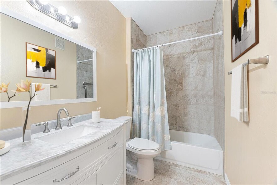 2nd bathroom - 5168 Northridge Rd