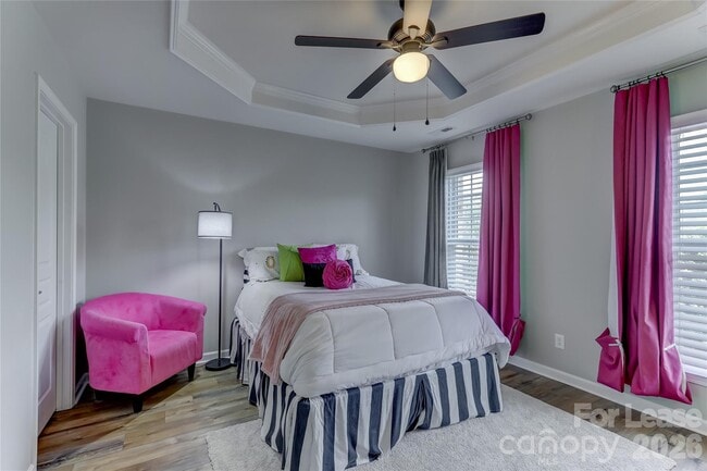 Building Photo - 905 Lyndley Dr