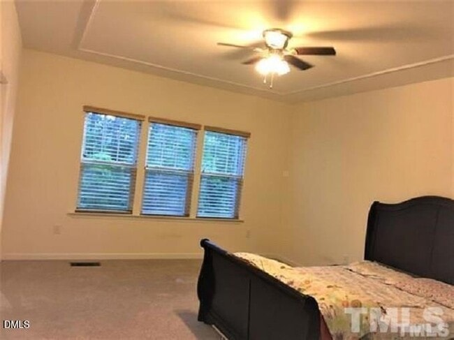 Building Photo - 725 Edgewater Ridge Ct