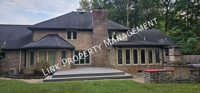 Building Photo - 7701 Elizabeth Way Dr