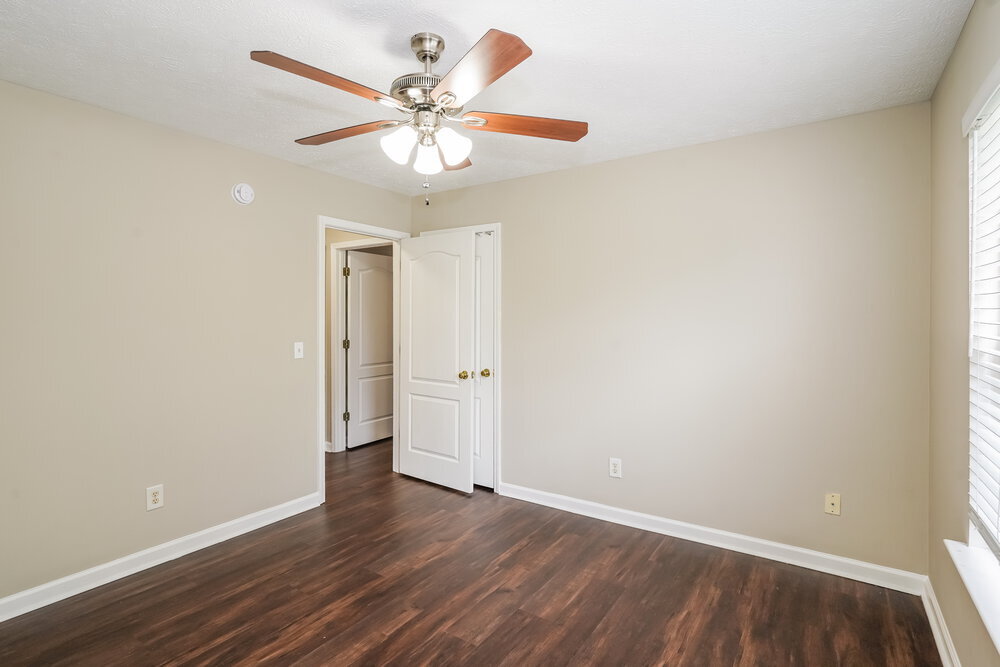 Building Photo - 3525 Mt View Ridge Dr