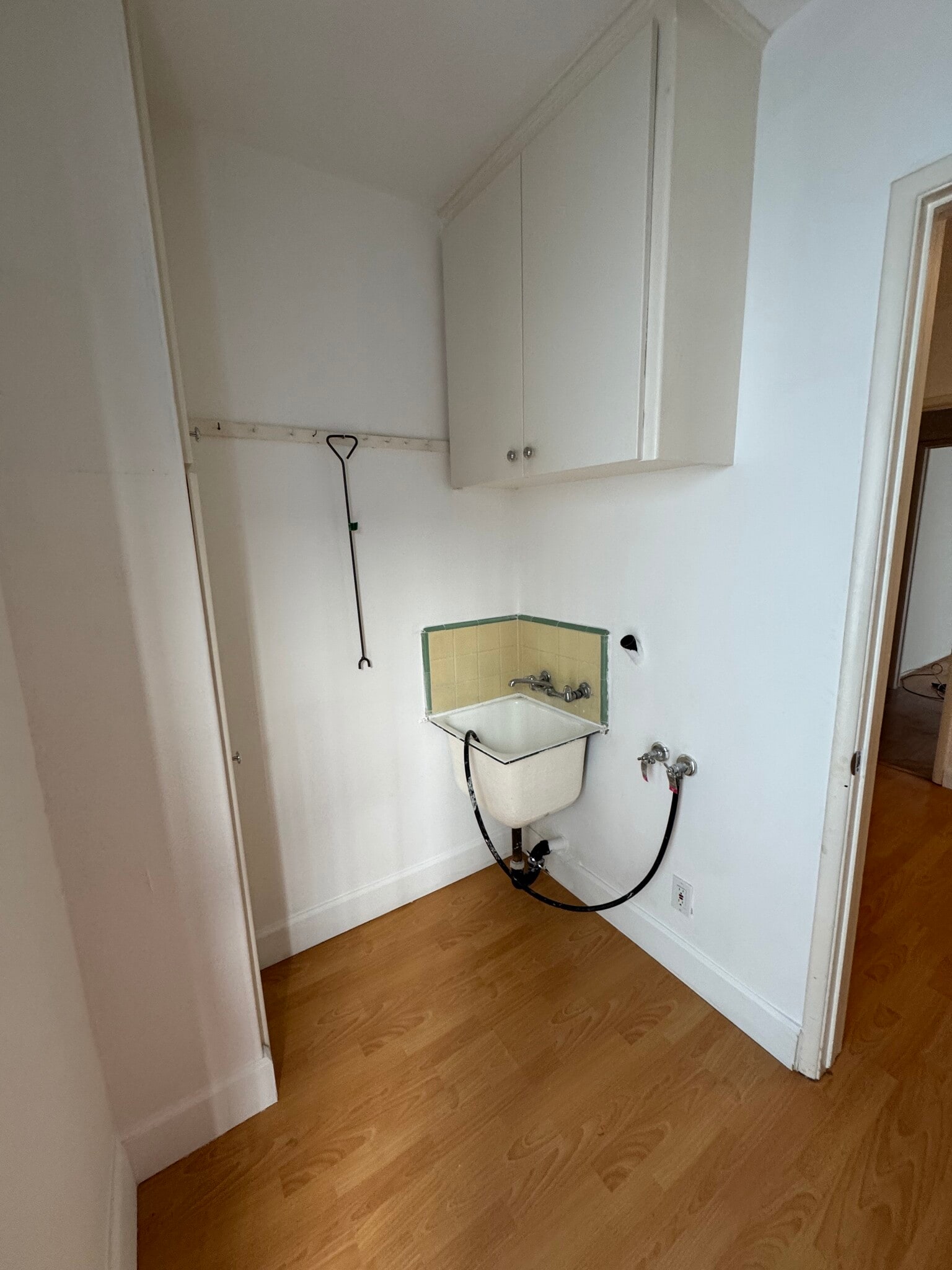 Building Photo - 11976 Walnut Ln