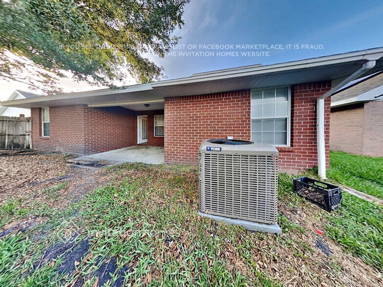 Building Photo - 6322 Ironside Dr N