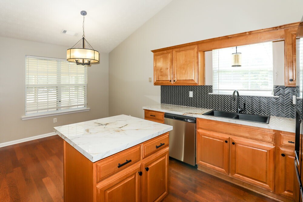 Building Photo - 1101 Marsh Ct