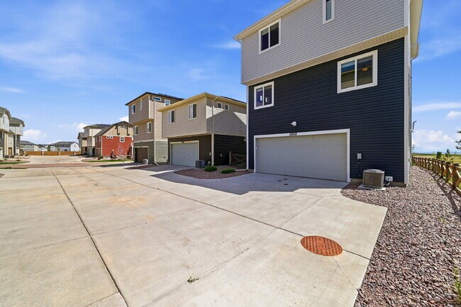 Building Photo - $2,245.95, 3 bed, 2.5 bath, located in Colorado Springs with a Balcony