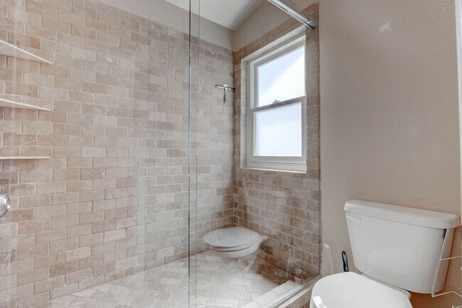 Building Photo - 26 Fantasia Ln