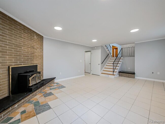 Building Photo - 7580 Thornwood St