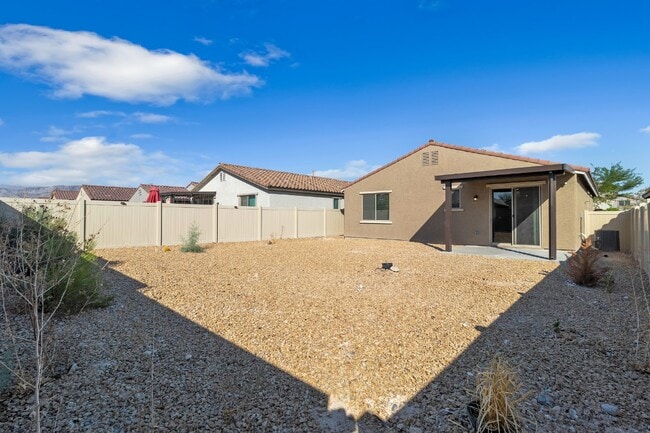 Building Photo - 6919 Feather Hl St