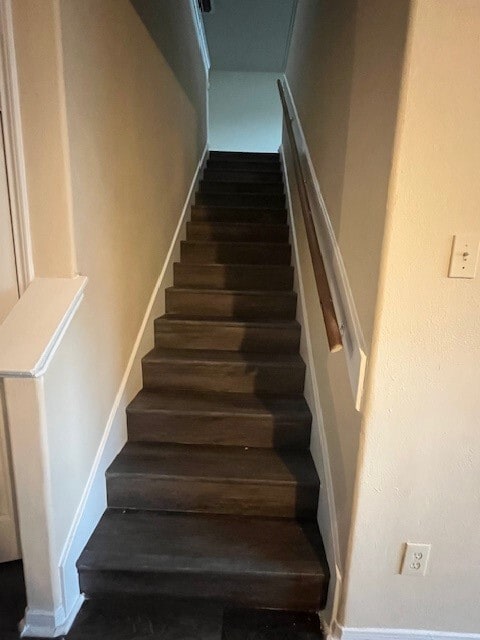 Building Photo - 3203 Apple Dale Dr