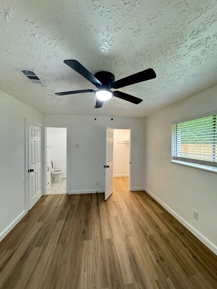 Building Photo - 12539 Fern Forest Dr