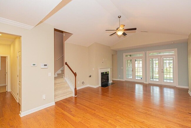 Building Photo - 1749 Paddington St