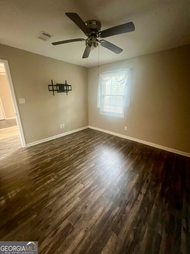 Building Photo - 1097 Tucker Rd