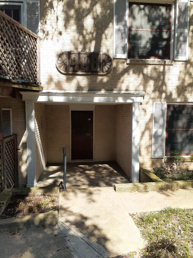 Building Photo - 908 E 32nd St