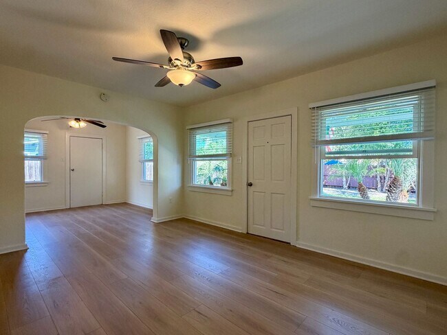 Building Photo - Carlsbad Home across from Holiday Park