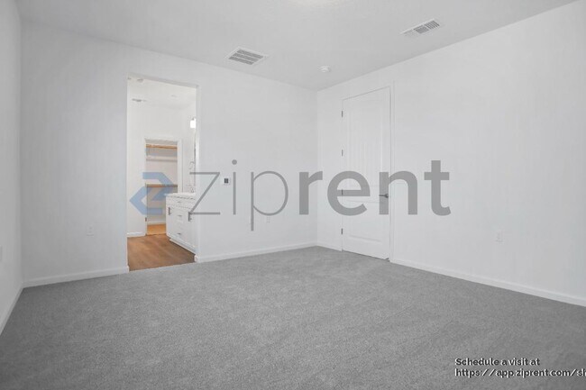 Building Photo - 1330 W Prescott Ave