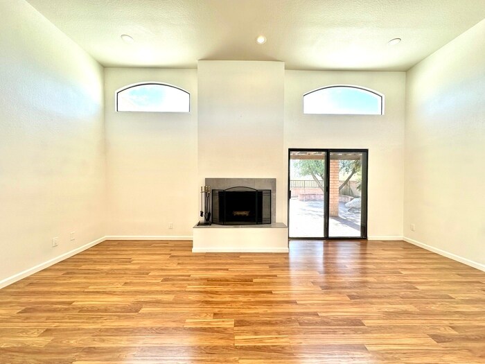 Building Photo - 4100 E Pontatoc Canyon Dr