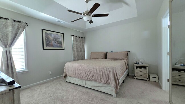 Building Photo - 506 Woodside Dr