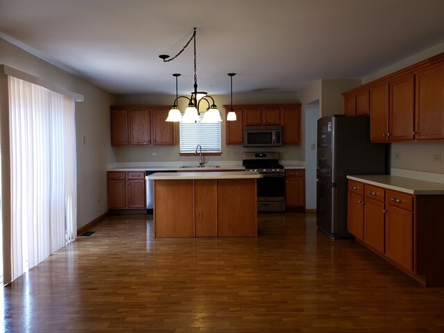 Building Photo - 1655 Quinn Dr