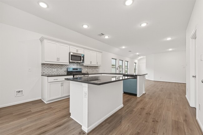 Building Photo - 1410 Cecilia Vines Dr