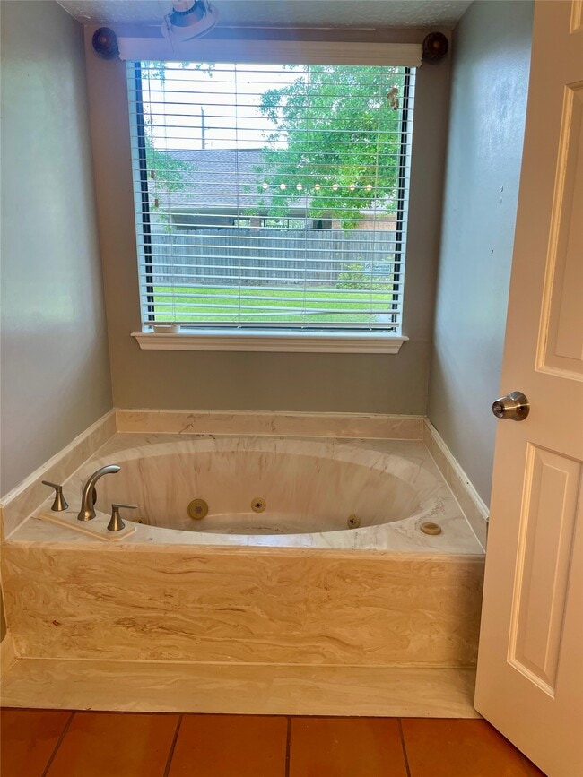 Building Photo - 21122 Harvest Hill Ln