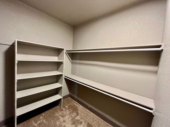 Building Photo - * Rare Find* Luxurious 3 Bedroom Modern-Rustic Townhome in Mountain Shadows