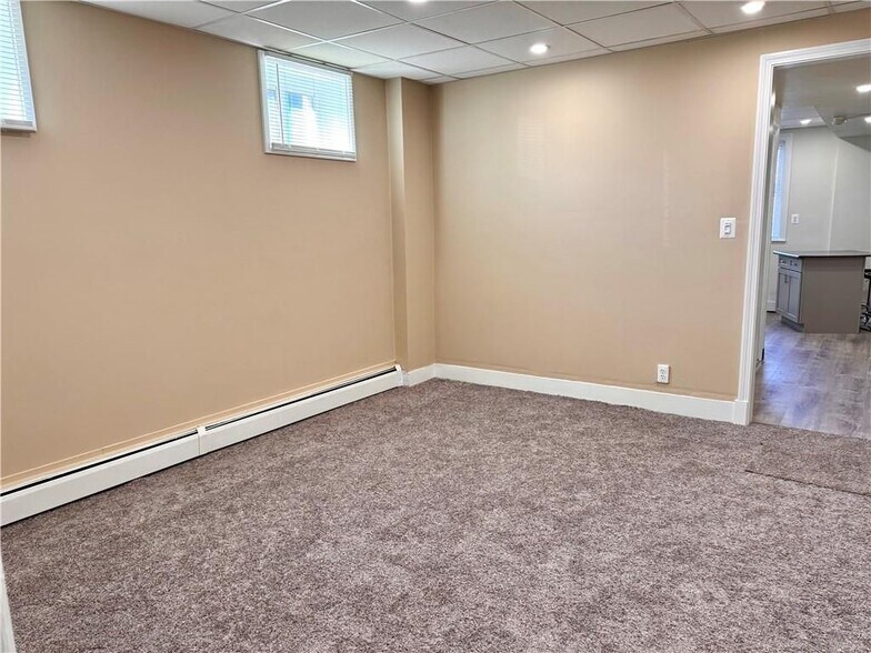 Building Photo - 143 Pidge Ave