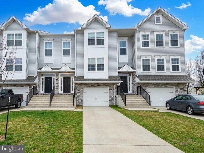 Building Photo - 115 Lexington Pl