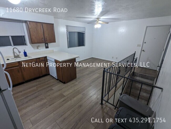 Building Photo - 11680 E Dry Creek Rd