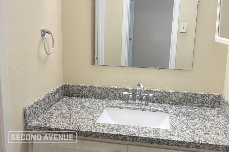 Building Photo - 11727 N Marcia Cir