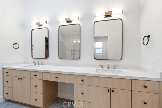 Building Photo - 2750 Point Del Mar