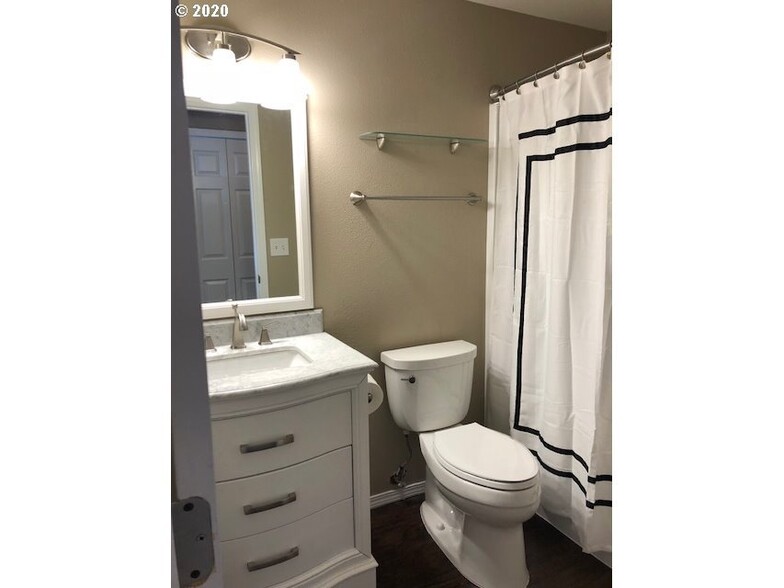 1-1b1b - 16049 SE Caruthers St
